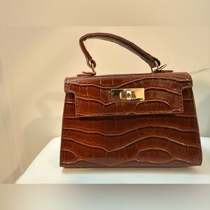 Elegant Brown Crocodile Pattern Handbag